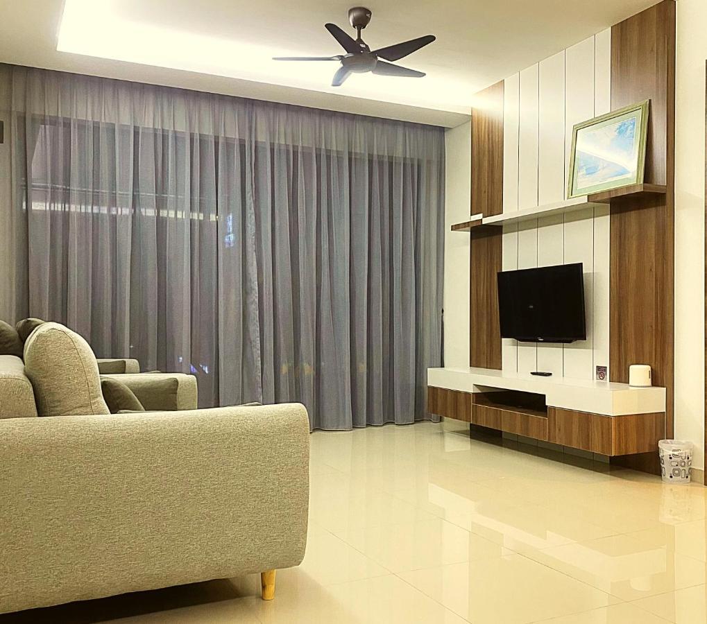 Amadel Residence 爱媄德民宿 16 Малакка Экстерьер фото
